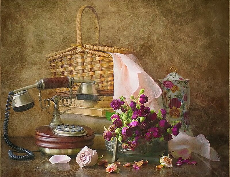 Vintage Telephone and Flowers — Brown