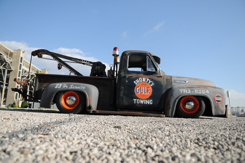 Vintage Tow Truck — Gray