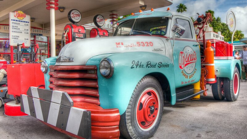 Vintage Tow Truck — Teal