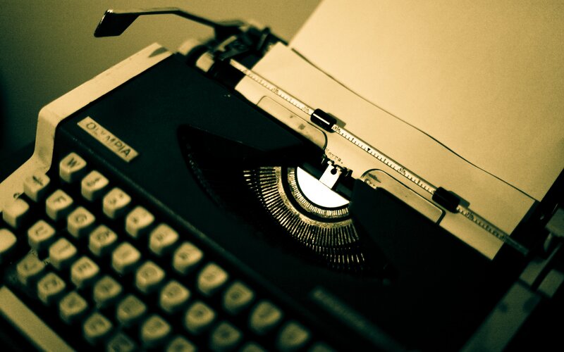 Vintage Typewriter — Black, Nostalgic