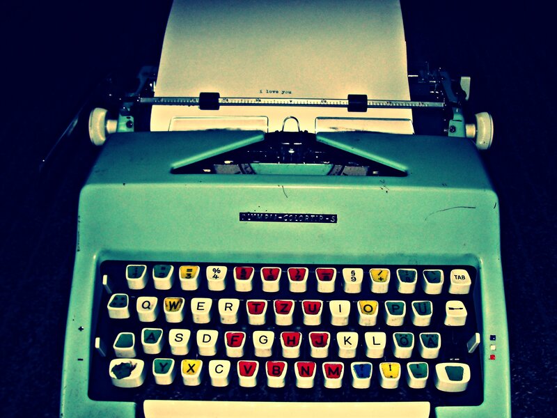Vintage Typewriter — Green