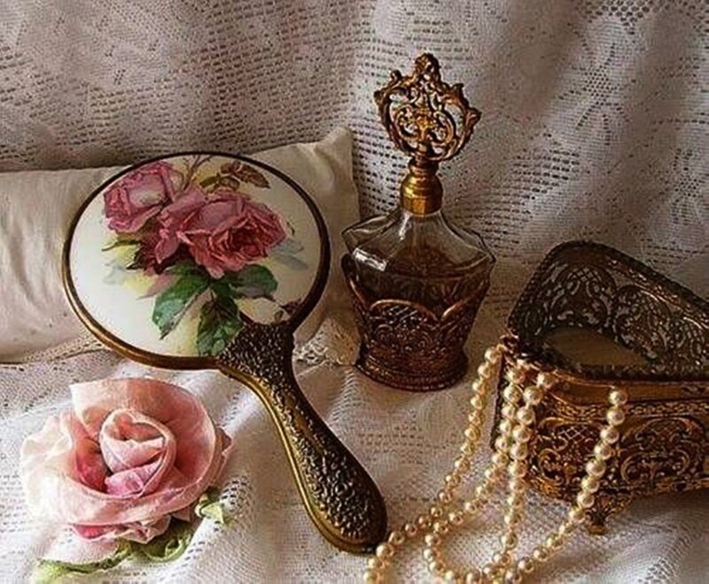 Vintage Vanity Items — Pink