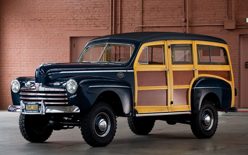 Vintage Woodie Station Wagon — Black