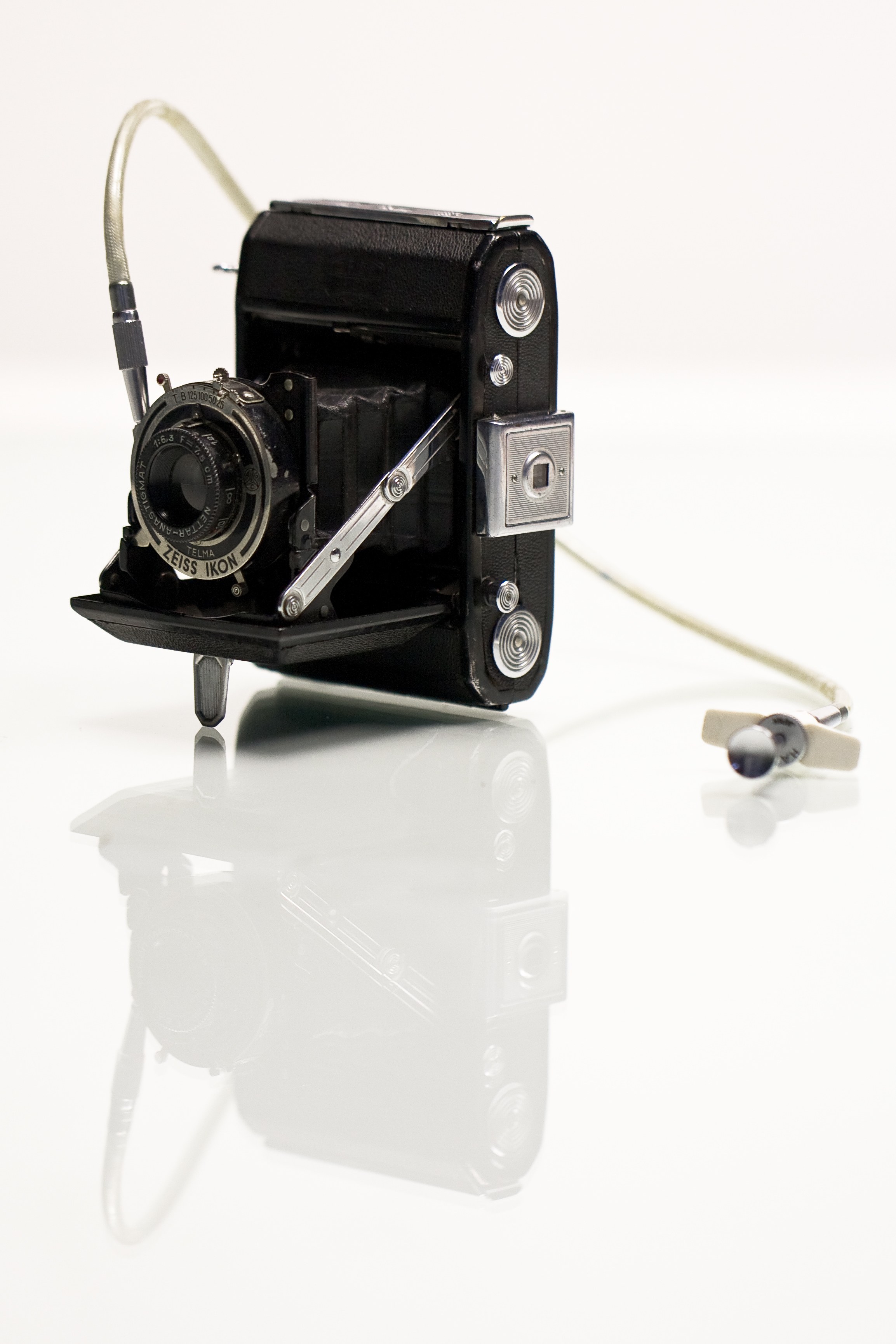 Vintage Zeiss Ikon camera