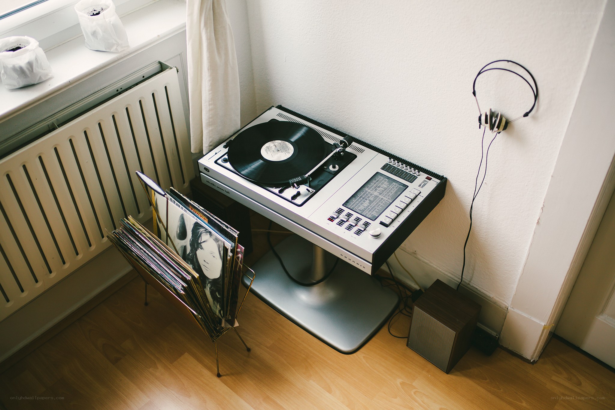 vinyl record player setup