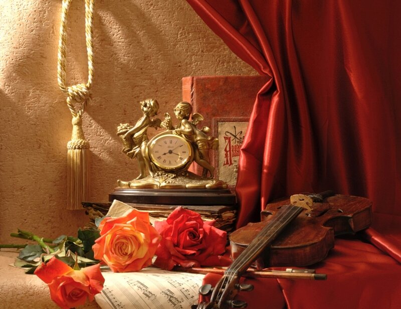 Violin and Roses — Red, Dramatic, Photograph