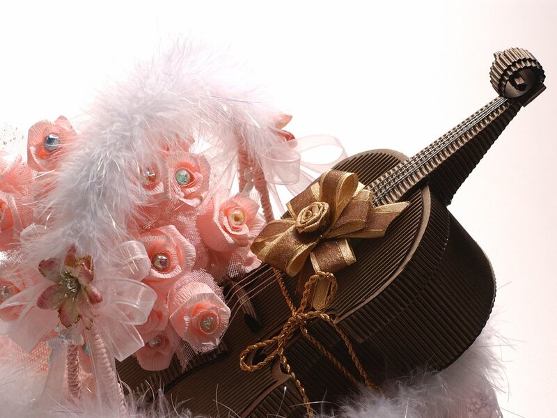 Violin-shaped Gift Box — Brown