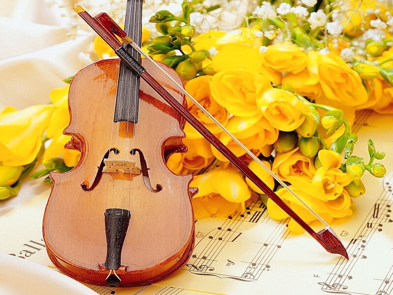 Violin with Bow — Yellow