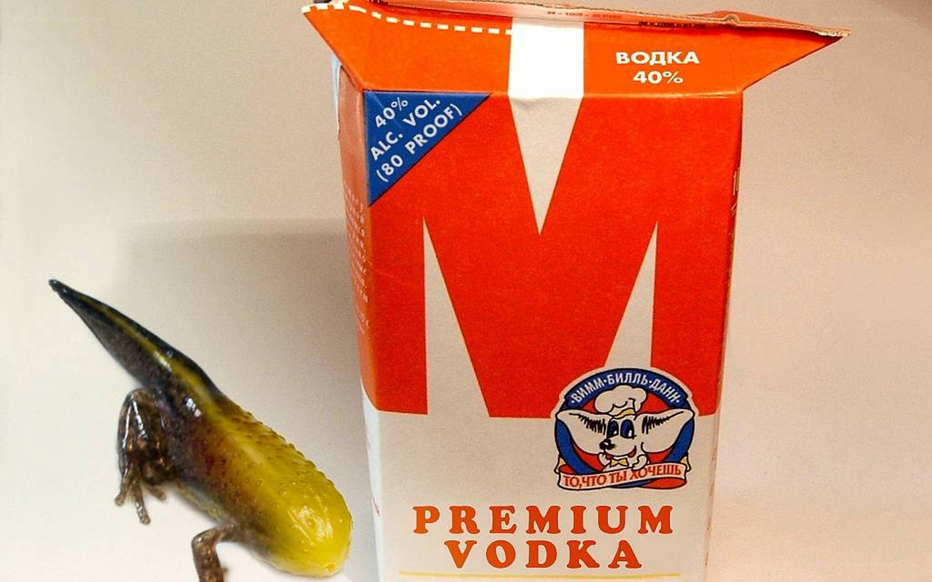 Vodka box with pickle figurine