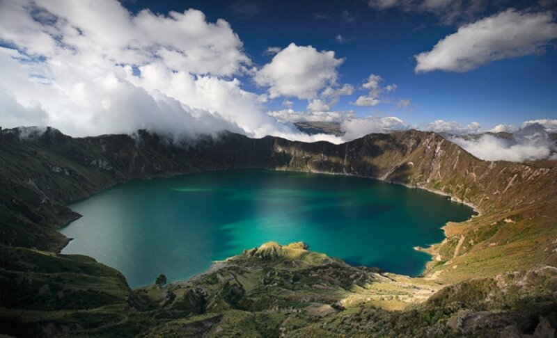 Volcanic crater lake