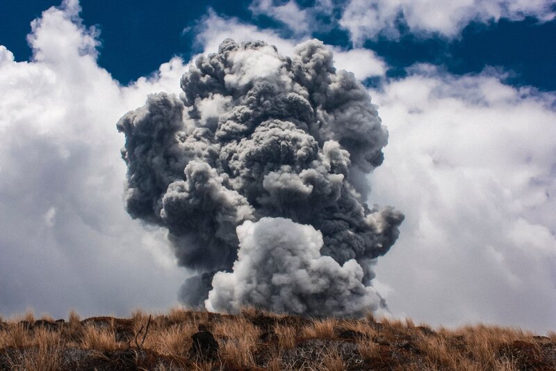 Volcanic eruption plume