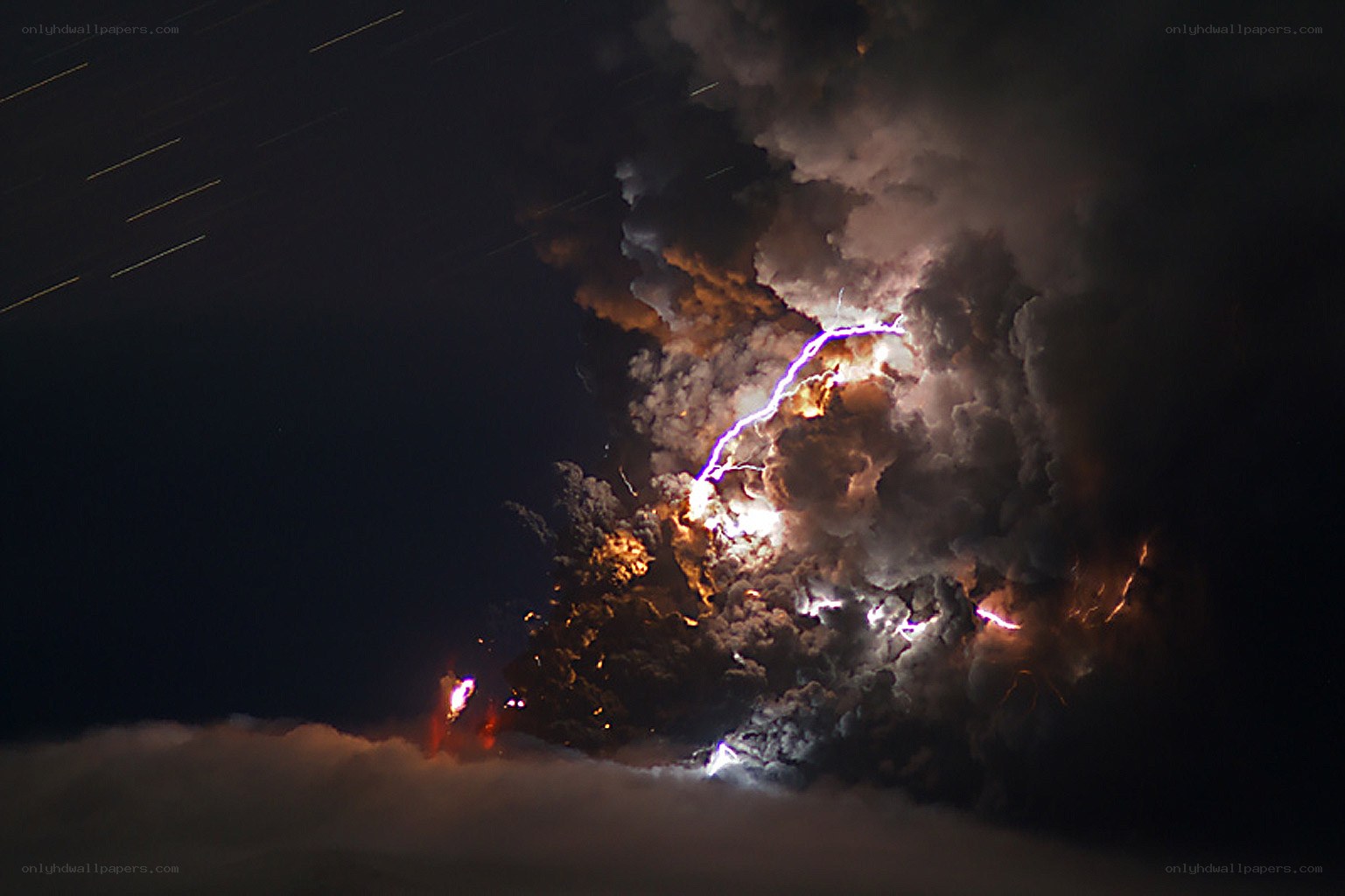 Volcanic eruption with lightning