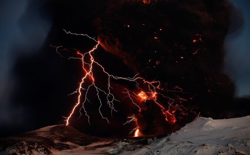Volcanic Eruption with Lightning — Black, Dramatic, Night, Photograph, Lava