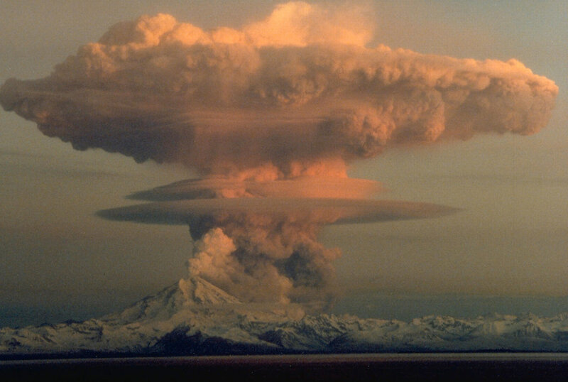 Volcanic eruption with mushroom cloud