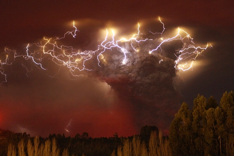 Volcanic lightning at night