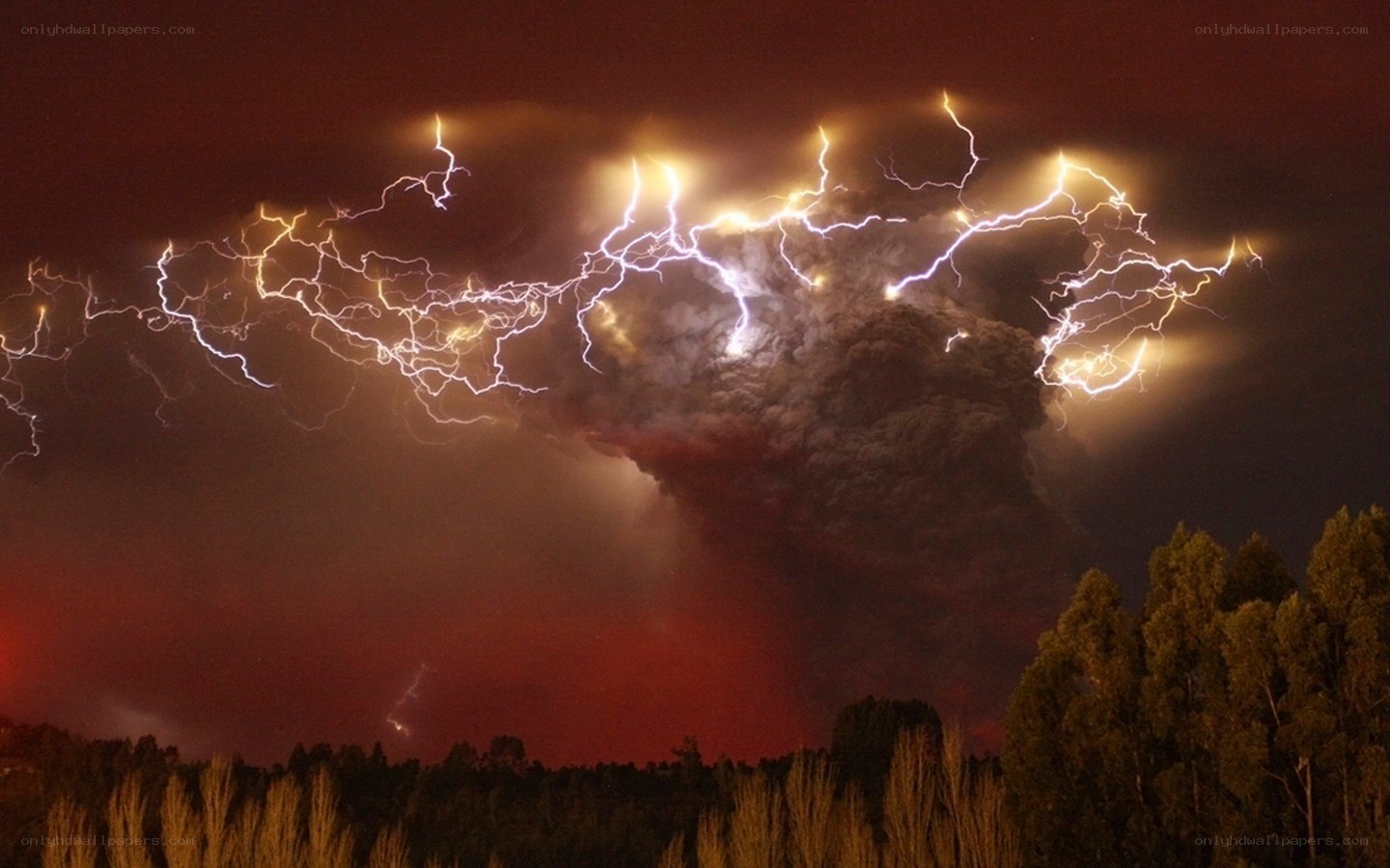 Volcanic lightning at night