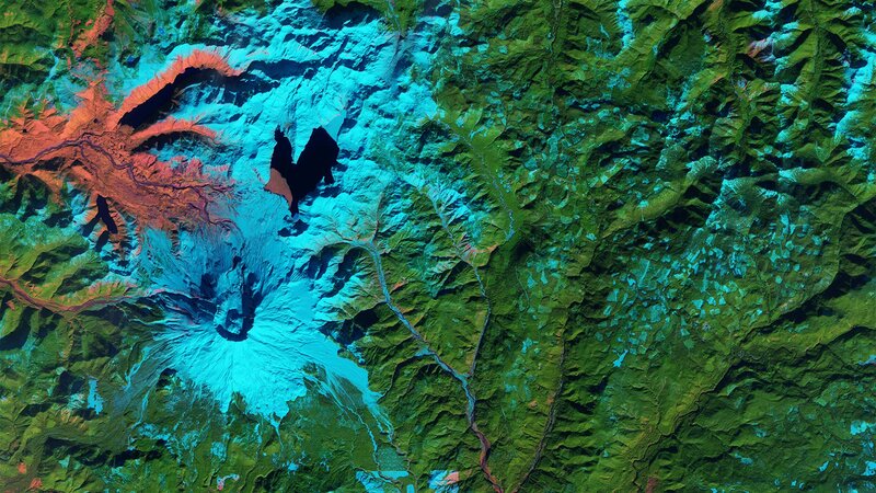 Volcanic Mountain Range — Green
