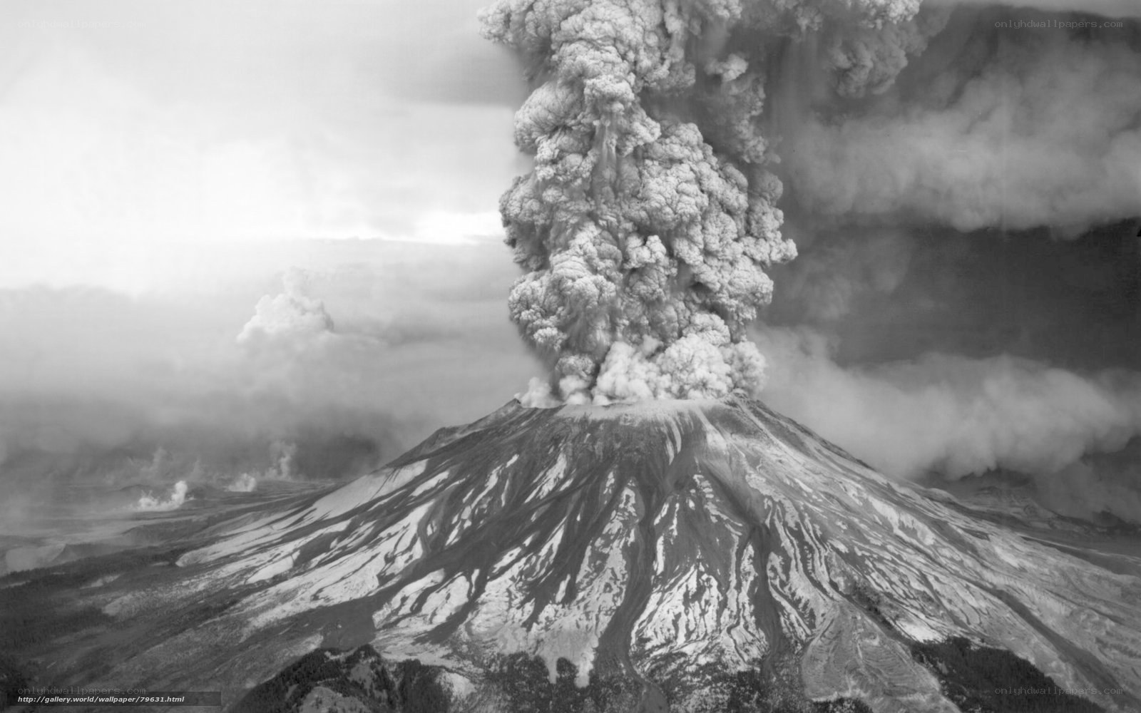 Volcano erupting ash cloud