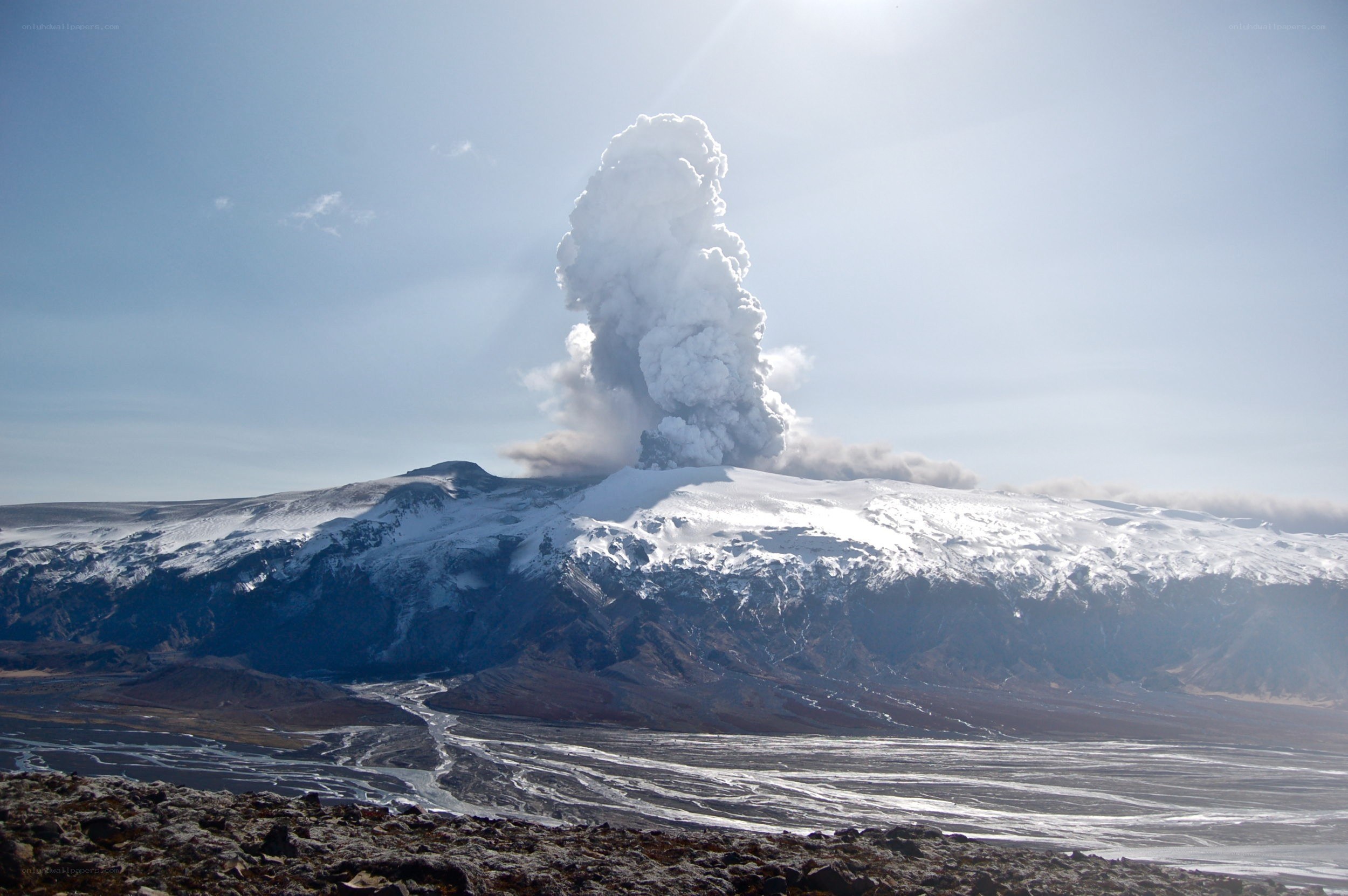 Volcano erupting in Iceland