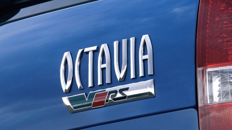 Volkswagen Octavia VRS badge