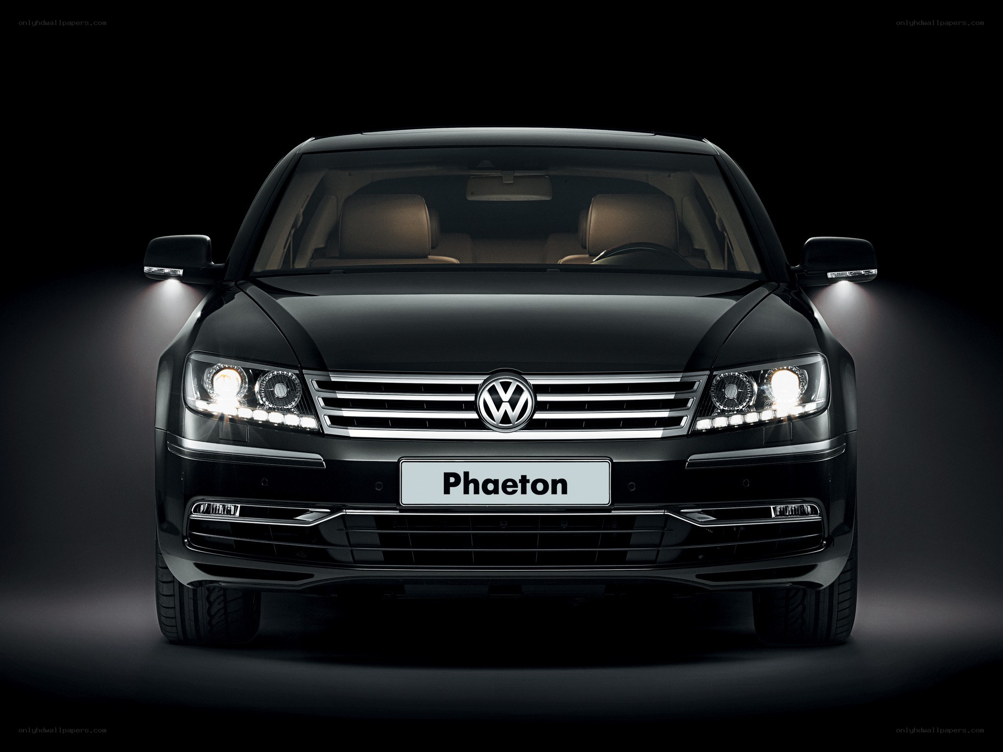 Volkswagen Phaeton front view