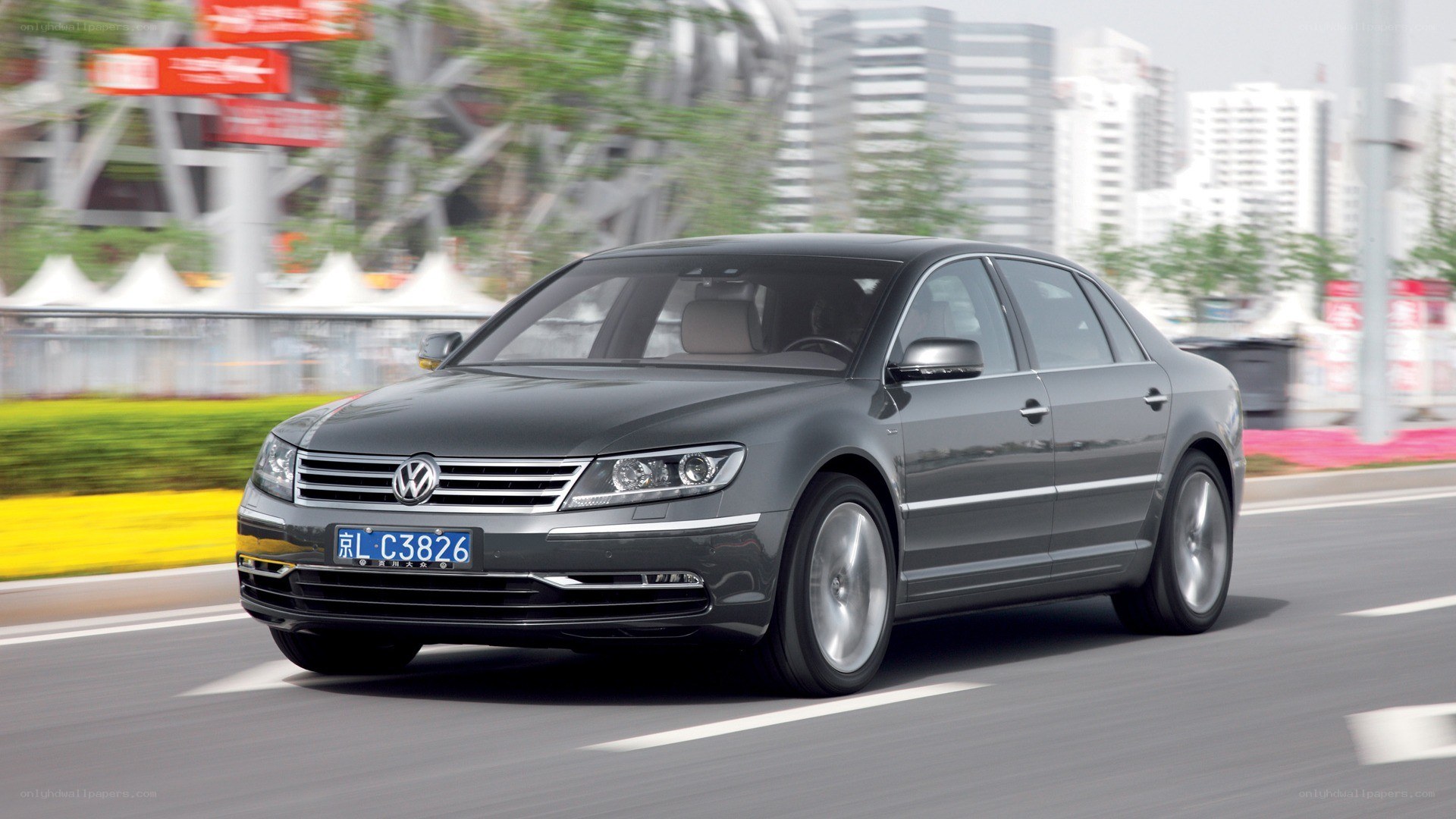 Volkswagen Phaeton in motion