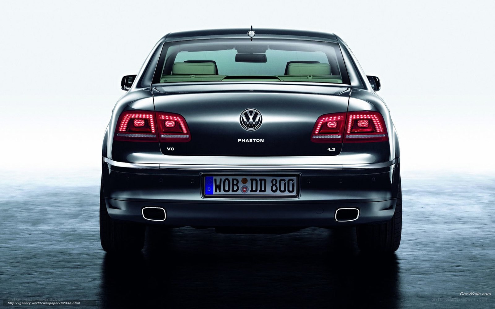 Volkswagen Phaeton rear view