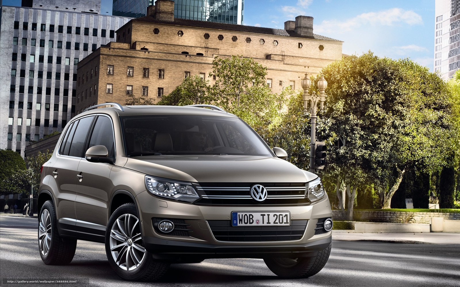 Volkswagen Tiguan in urban setting