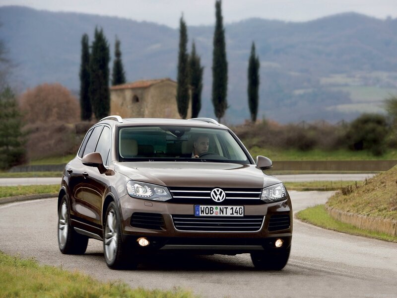 Volkswagen Touareg on a winding road
