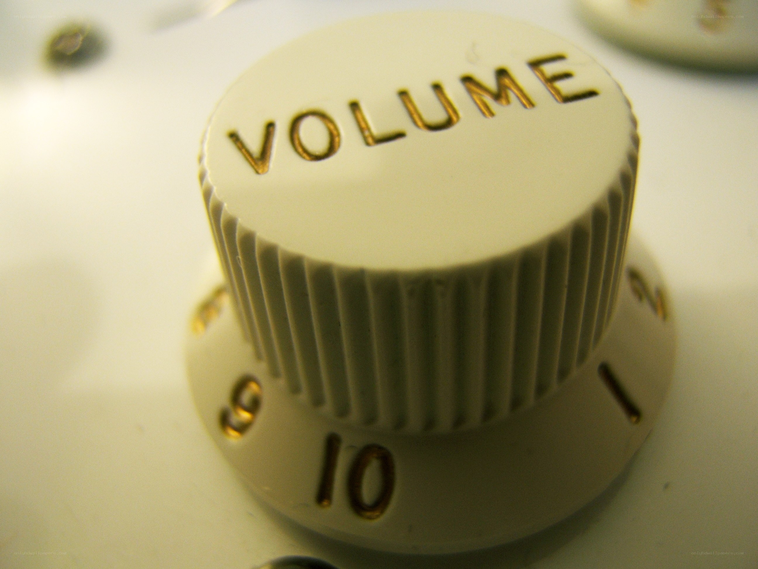 volume knob on instrument