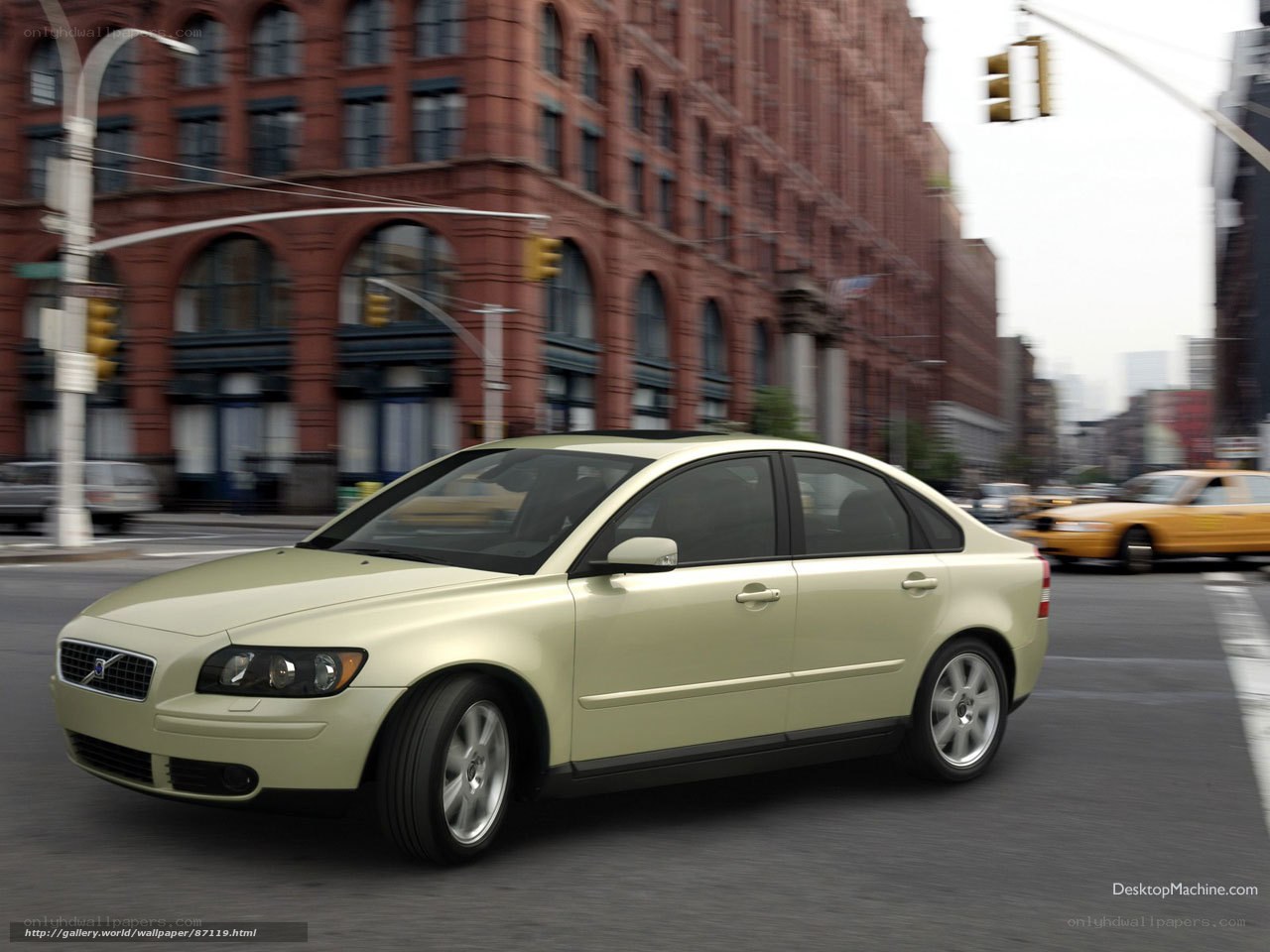 Volvo S40 in city traffic