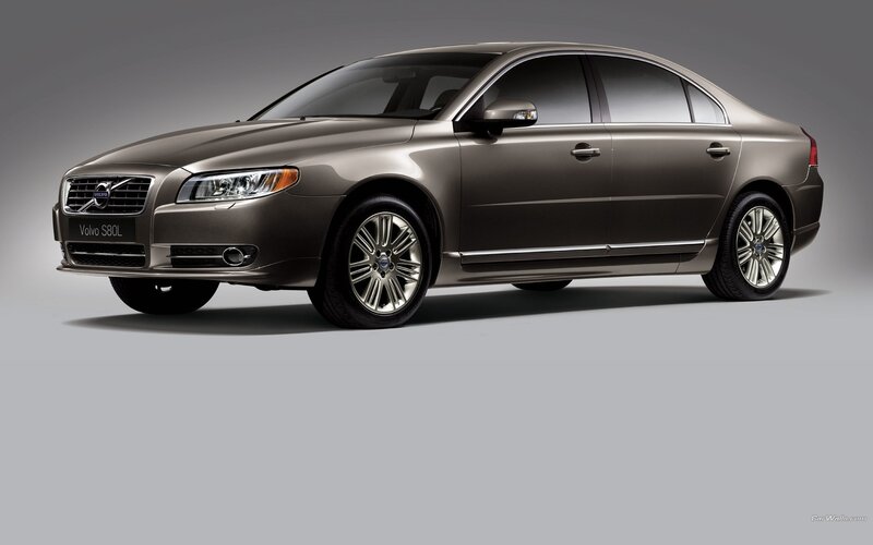 Volvo S80L sedan