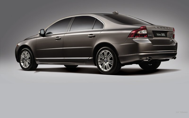 Volvo S80L sedan