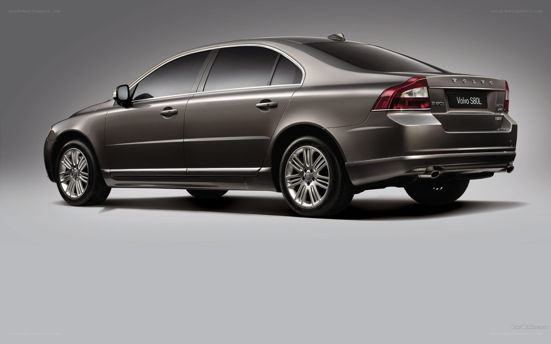 Volvo S80L sedan