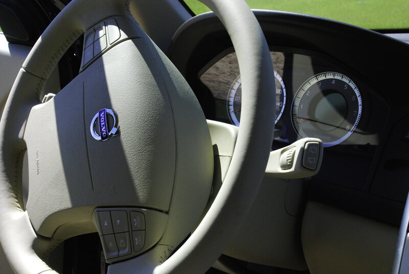 Volvo steering wheel interior