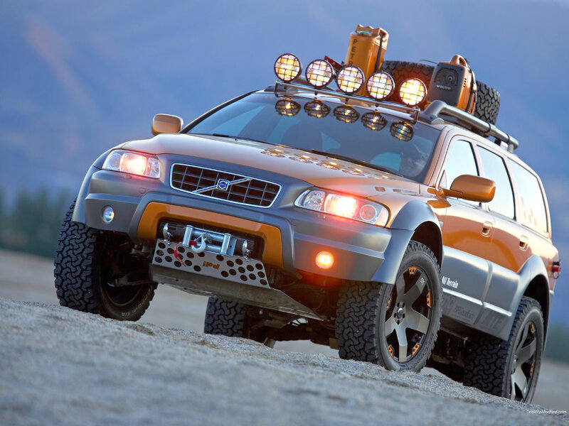Volvo SUV with roof lights