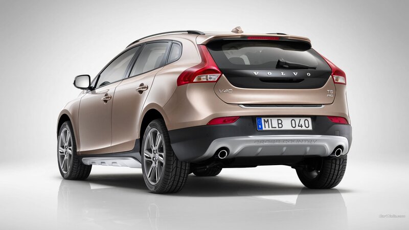 Volvo V40 Cross Country rear view