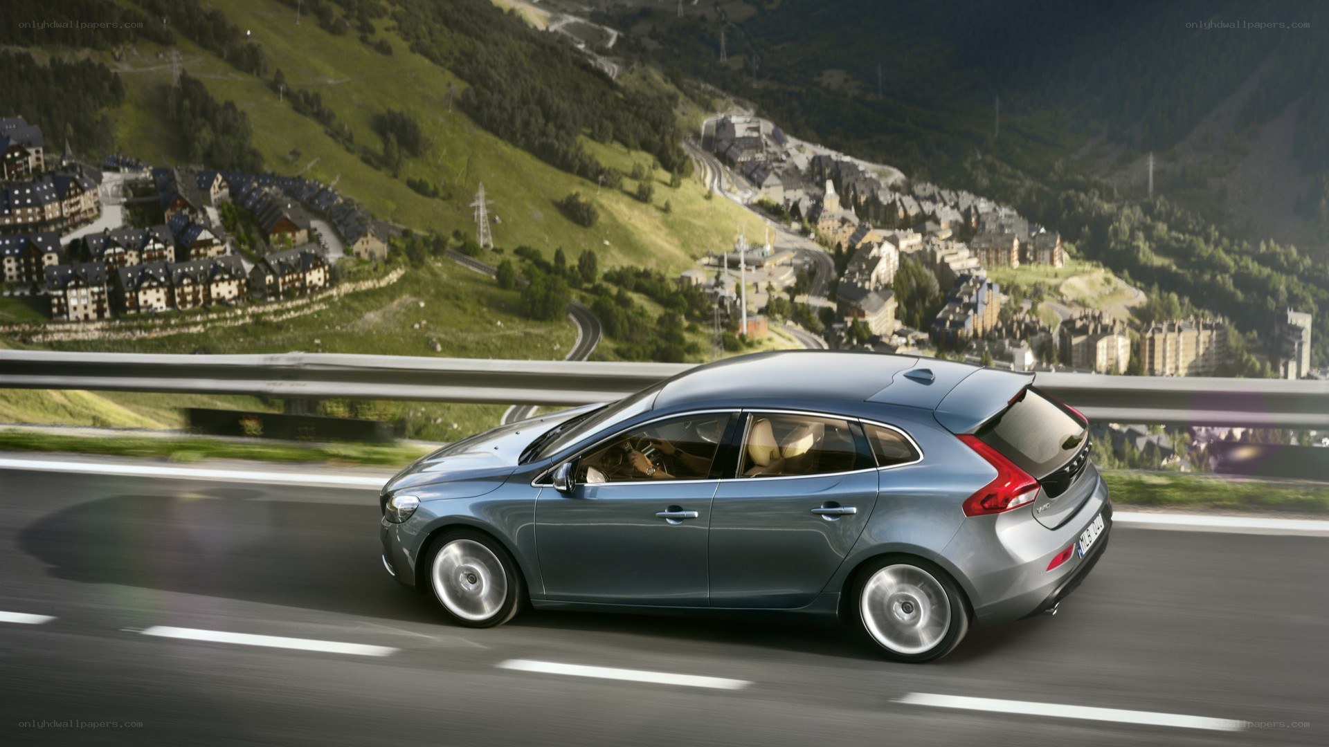 Volvo V40 on mountain road