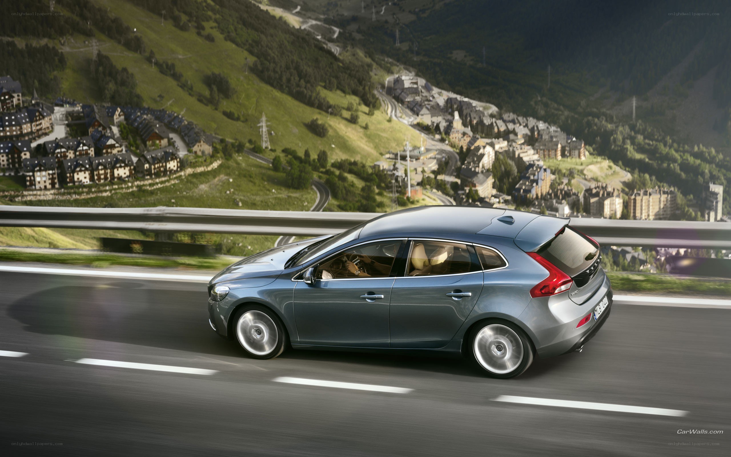 Volvo V40 on mountain road