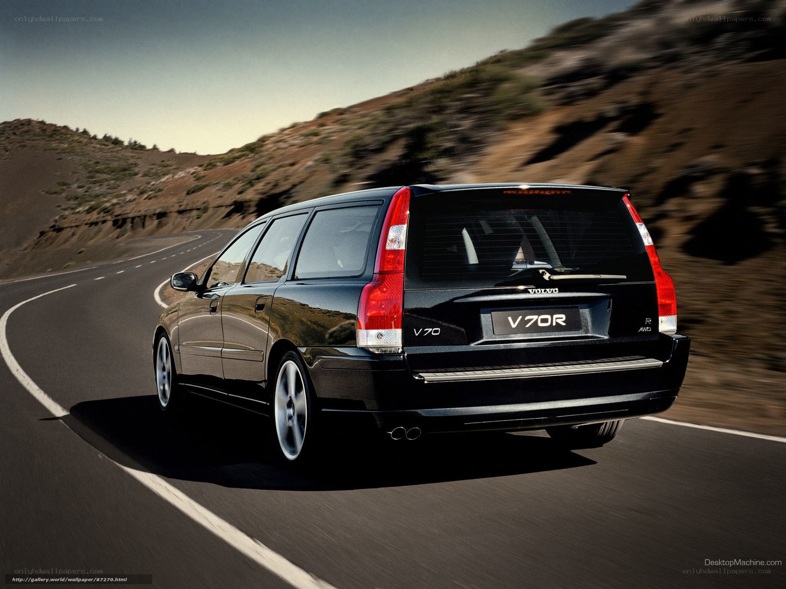 Volvo V70R in motion