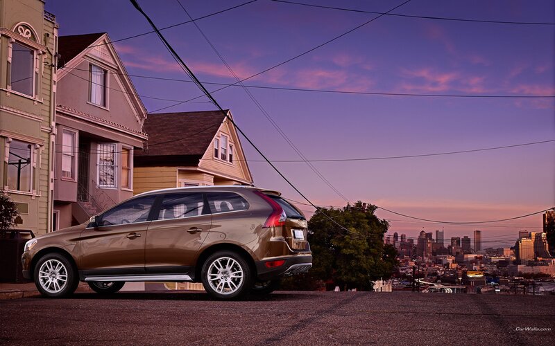 Volvo XC60 at sunset in city