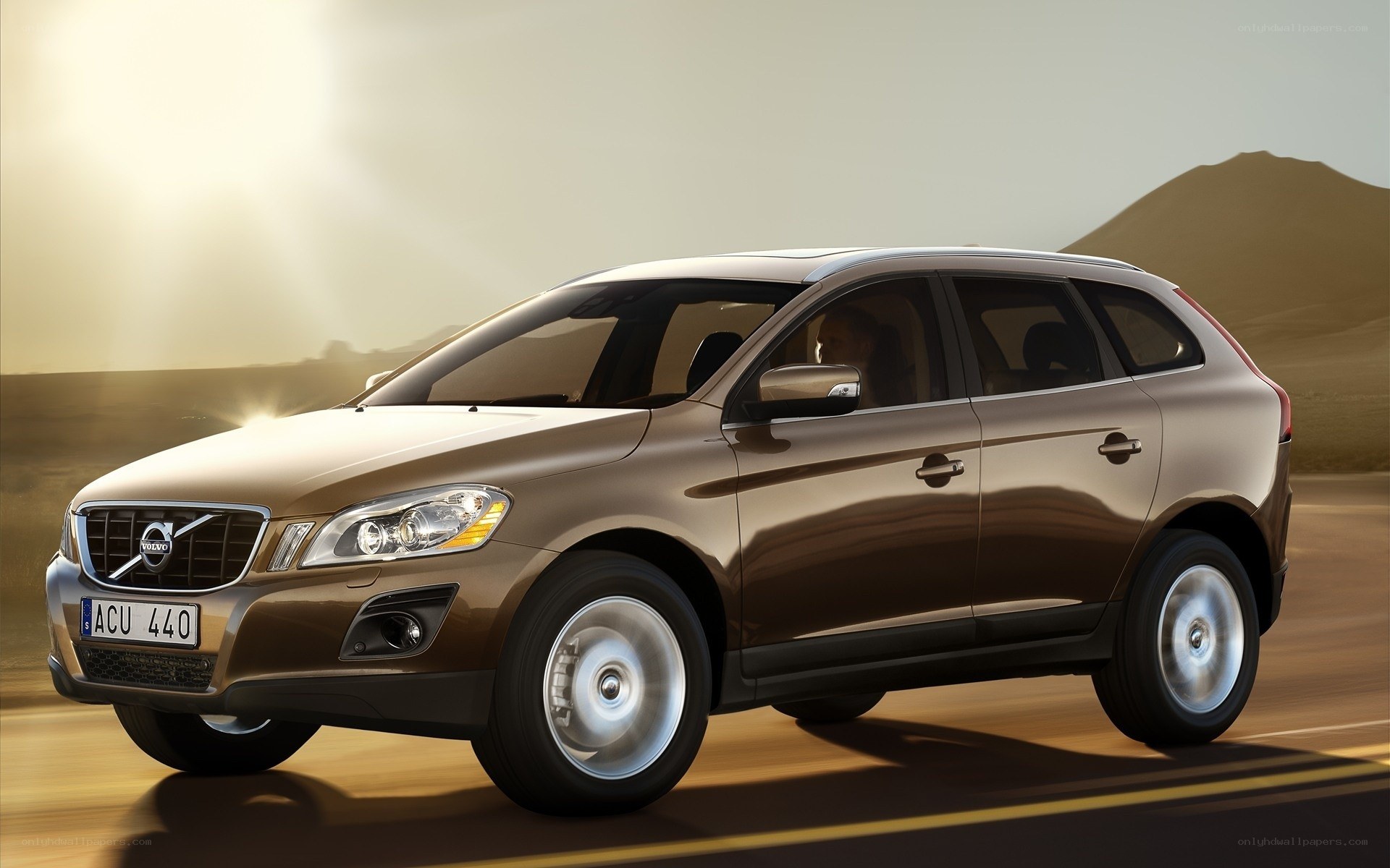 Volvo XC60 in desert landscape