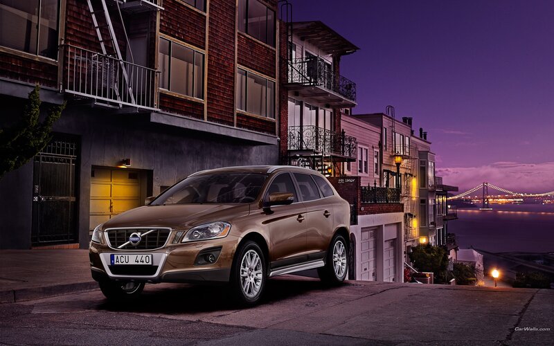 Volvo XC60 on a San Francisco street
