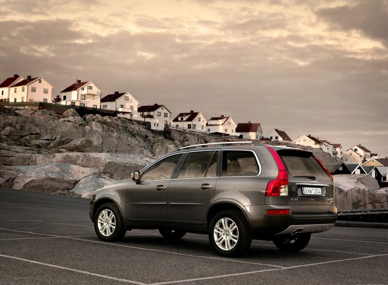 Volvo XC90 on coastal road