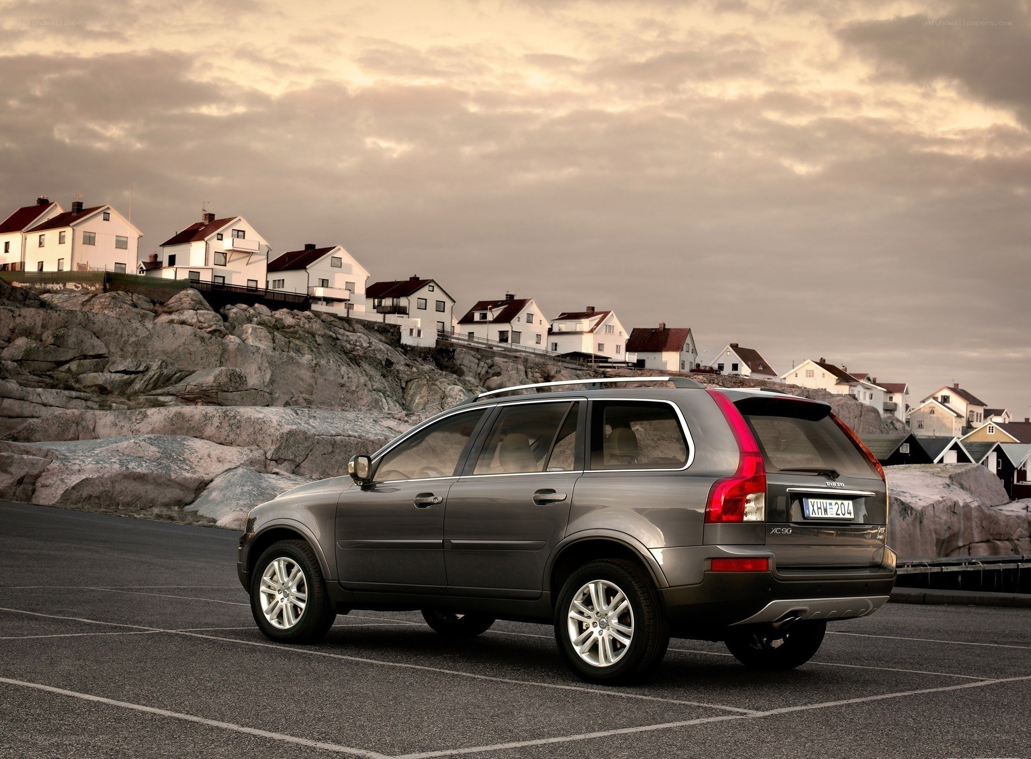 Volvo XC90 on coastal road