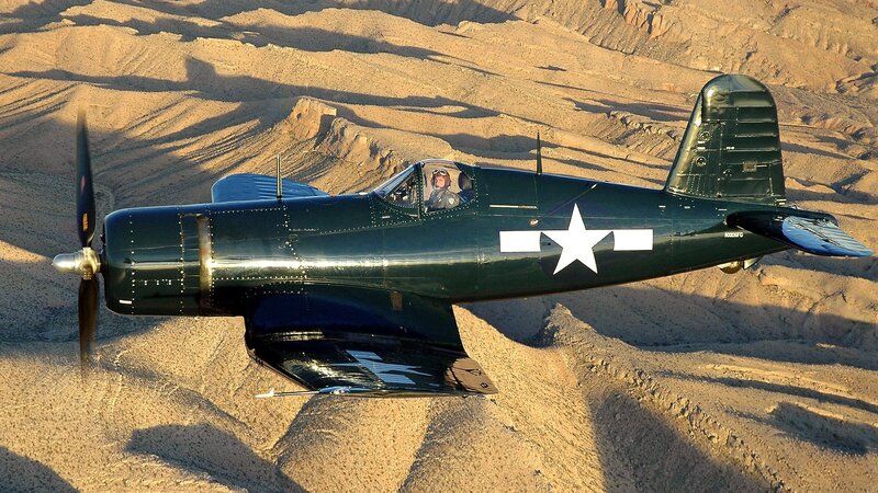 vought f4u corsair in flight