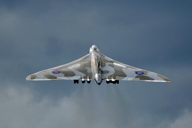 Vulcan Bomber Aircraft — Gray, Dramatic, Photograph, Wings, Sky