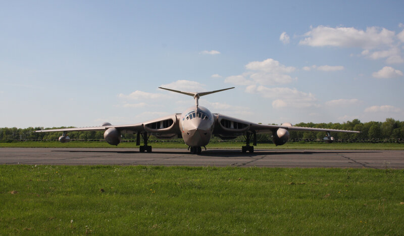 Vulcan Bomber Aircraft — Green, Calm