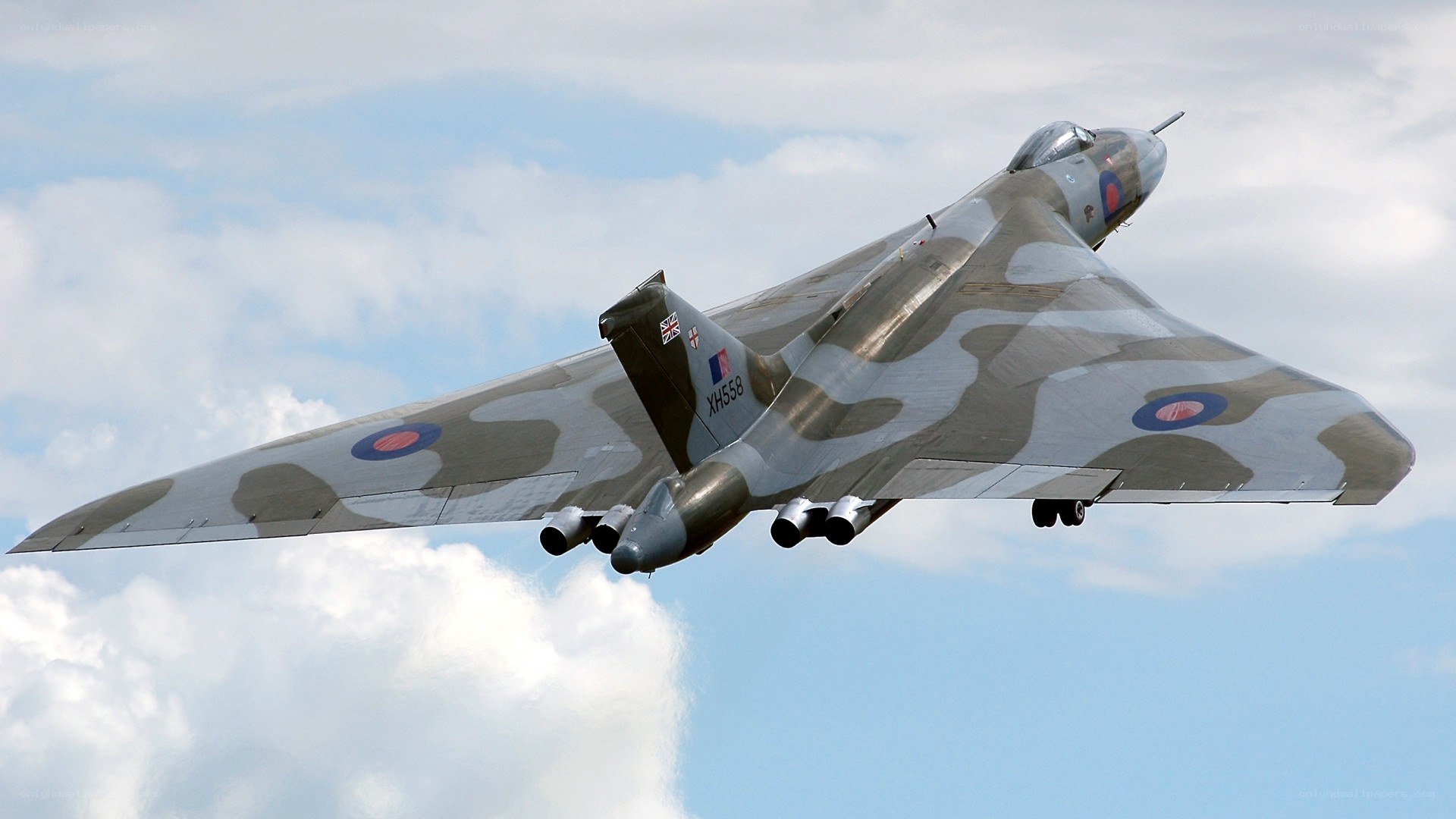 Vulcan bomber in flight