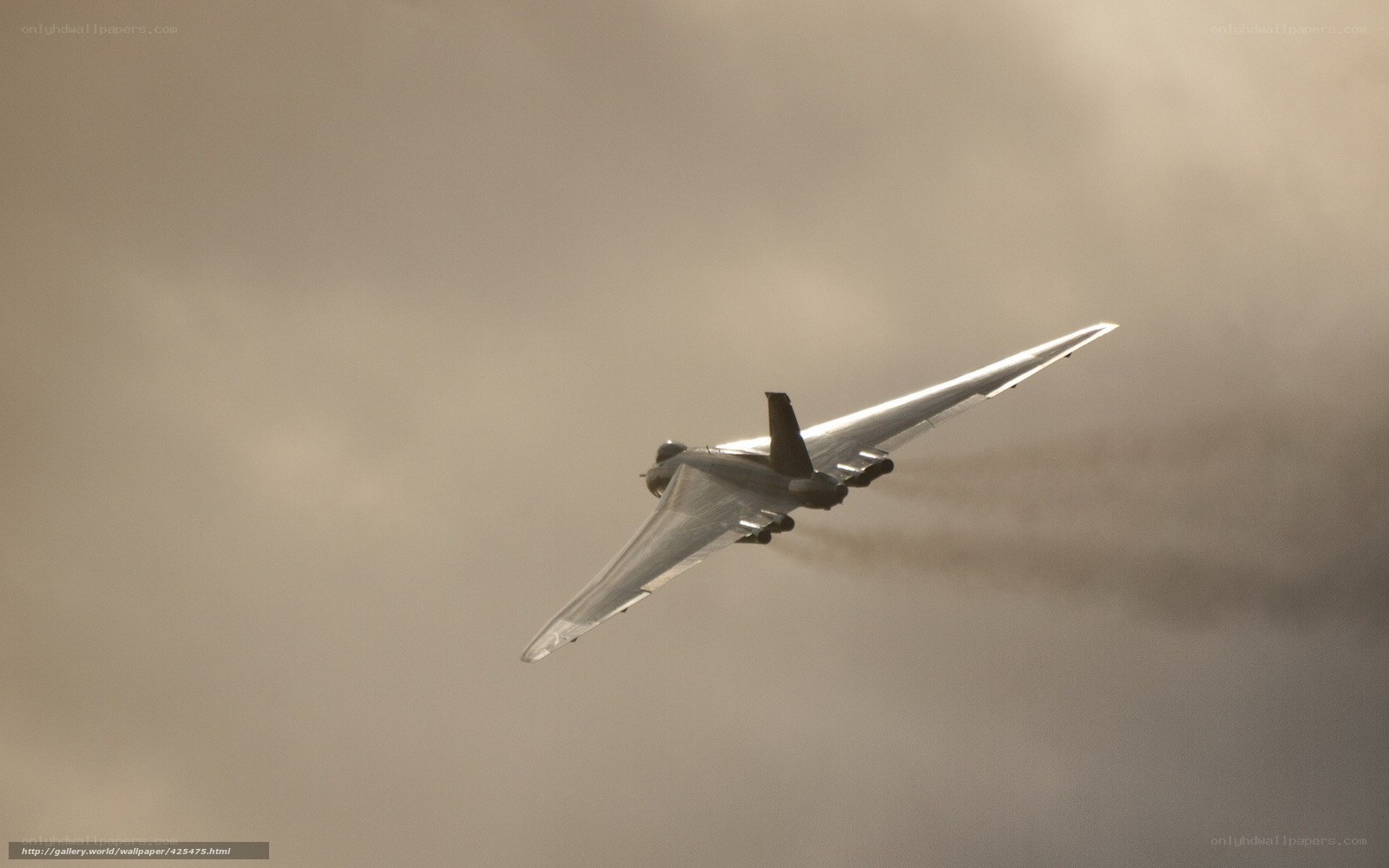 Vulcan bomber in flight